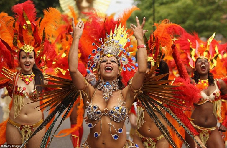 Festivales gratis por Europa 2016, Nottin hill carnaval, disfraces Afro Caribeño