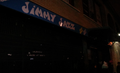 Jimmy Jazz, entrada