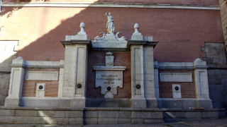 El Huerto de las Monjas. Fuente Diana Cazadora año 1850, plaza de la Cruz Verde