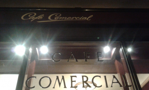 Café Comercial, puerta